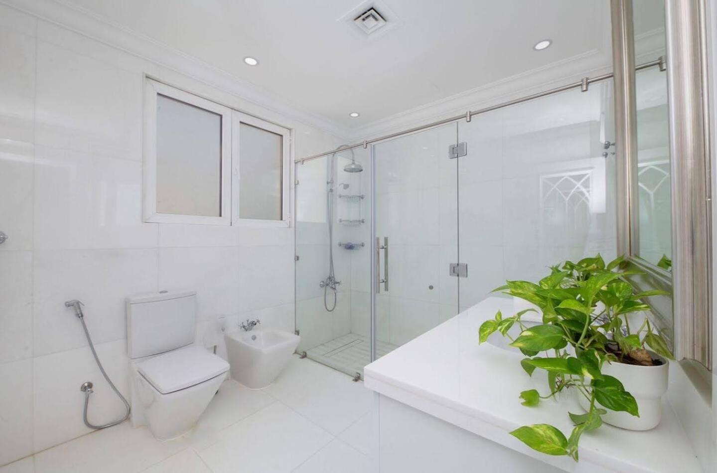 Villa Pristine Paradise In Palm Jumeirah Dubai