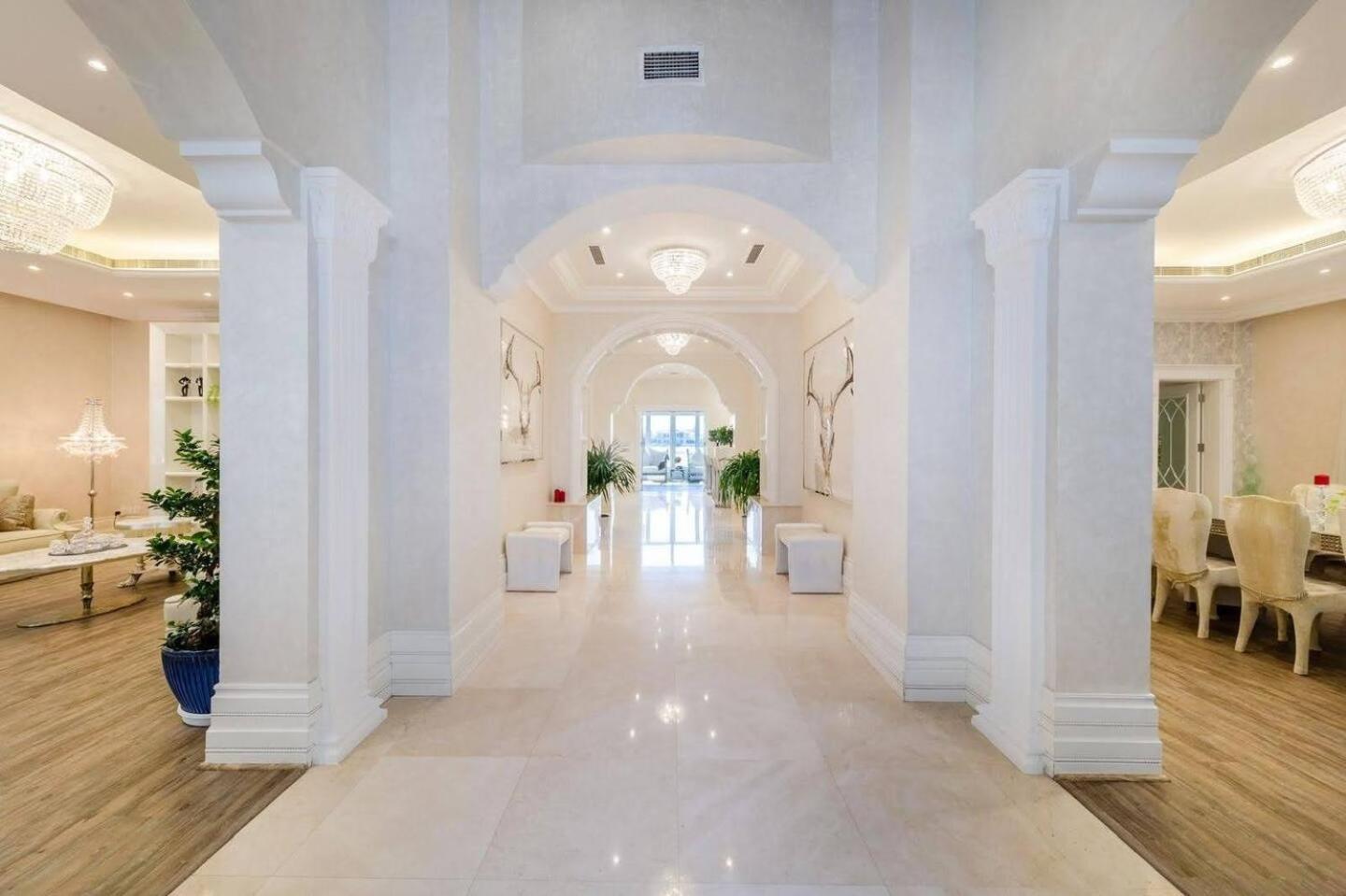 Pristine Paradise In Palm Jumeirah Dubai