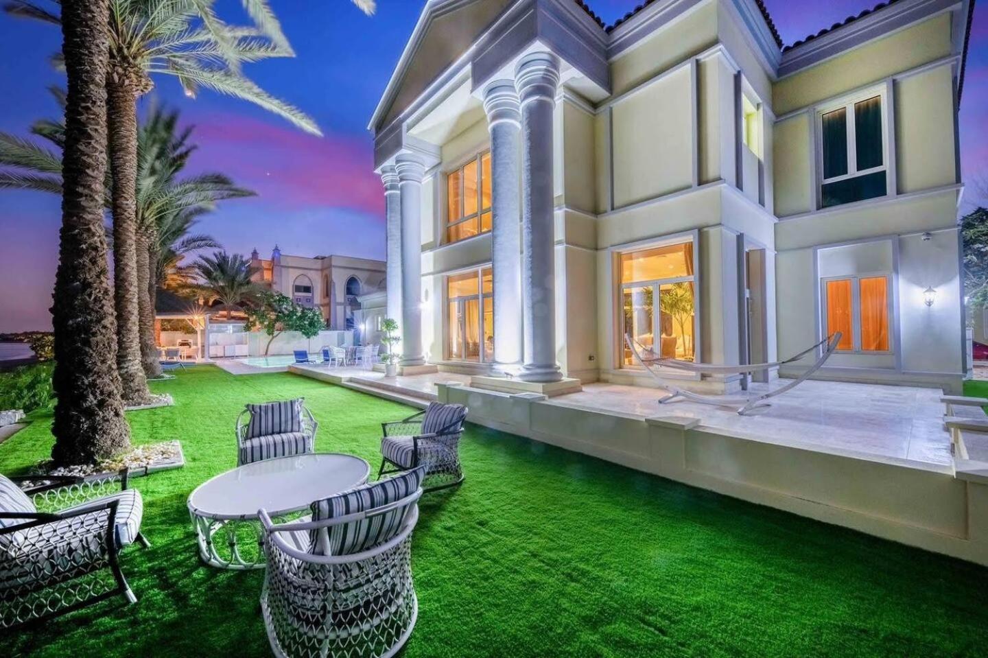 Pristine Paradise In Palm Jumeirah * Dubai