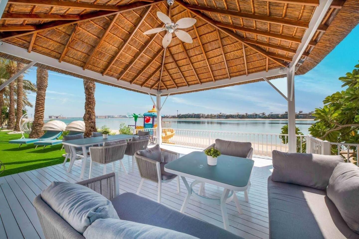 Pristine Paradise In Palm Jumeirah Villa