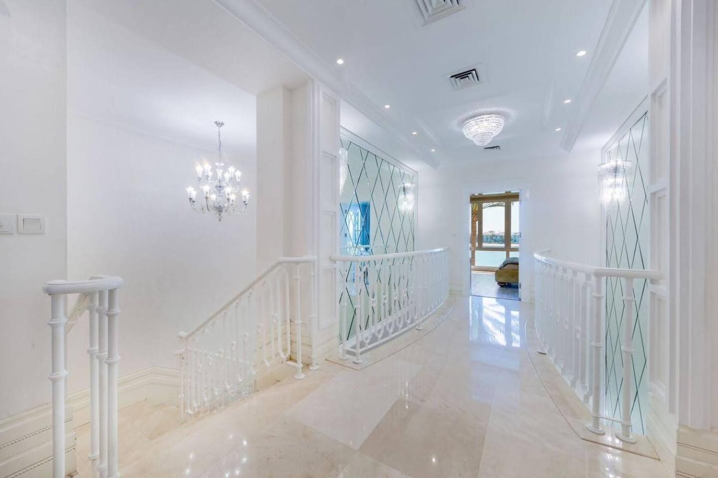 Villa Pristine Paradise In Palm Jumeirah