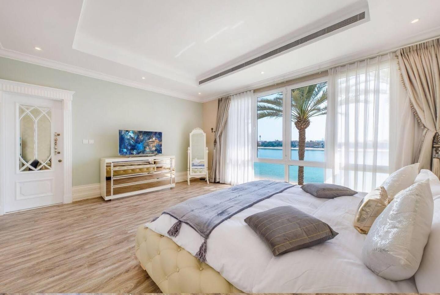 Villa Pristine Paradise In Palm Jumeirah *