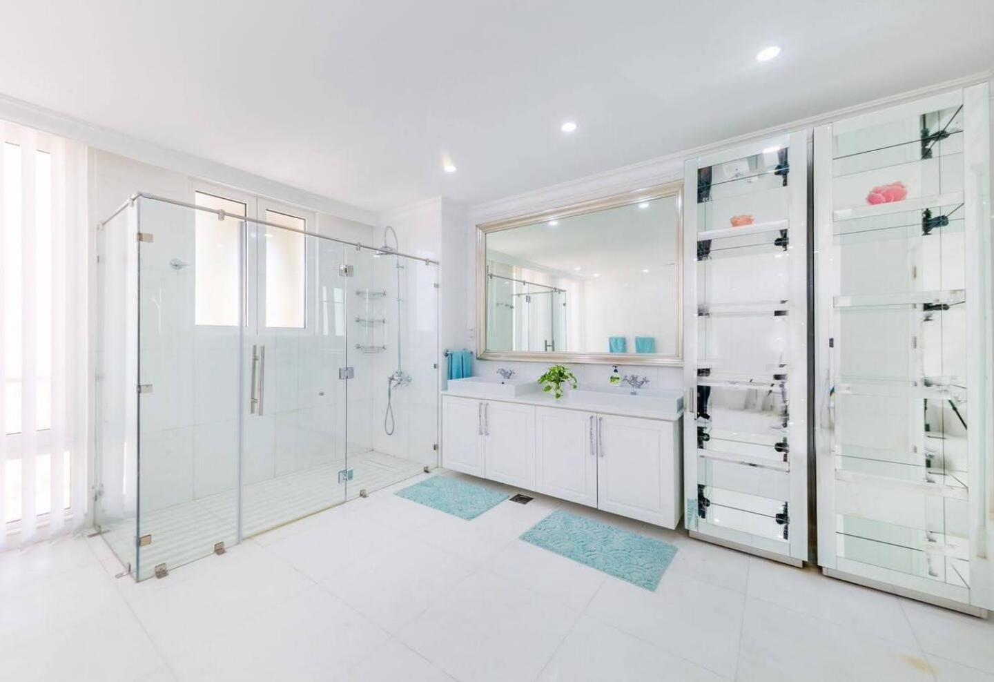 Pristine Paradise In Palm Jumeirah